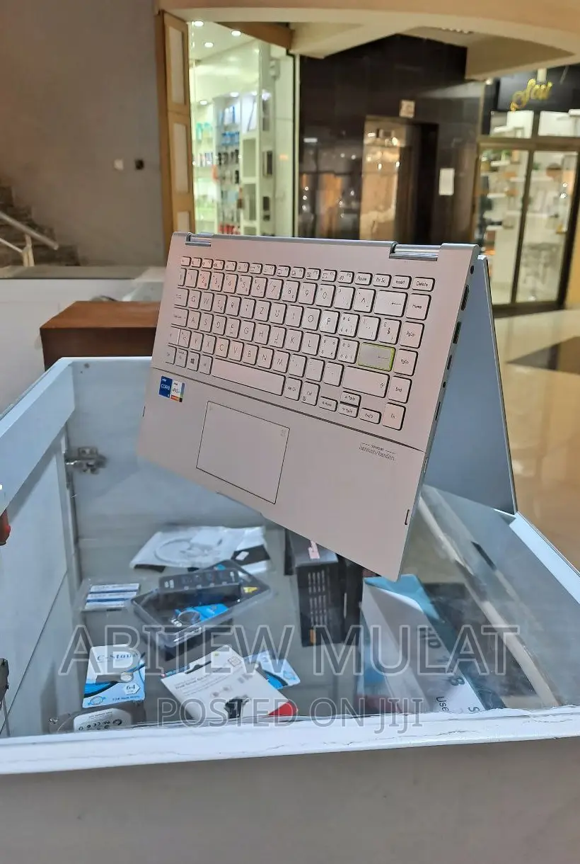 New Laptop Asus VivoBook Flip 14 TP412UA 8GB Intel Core I5 SSD 512GB