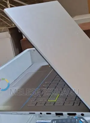 New Laptop Asus VivoBook E12 E203NA 8GB Intel Core I5 SSD 512GB