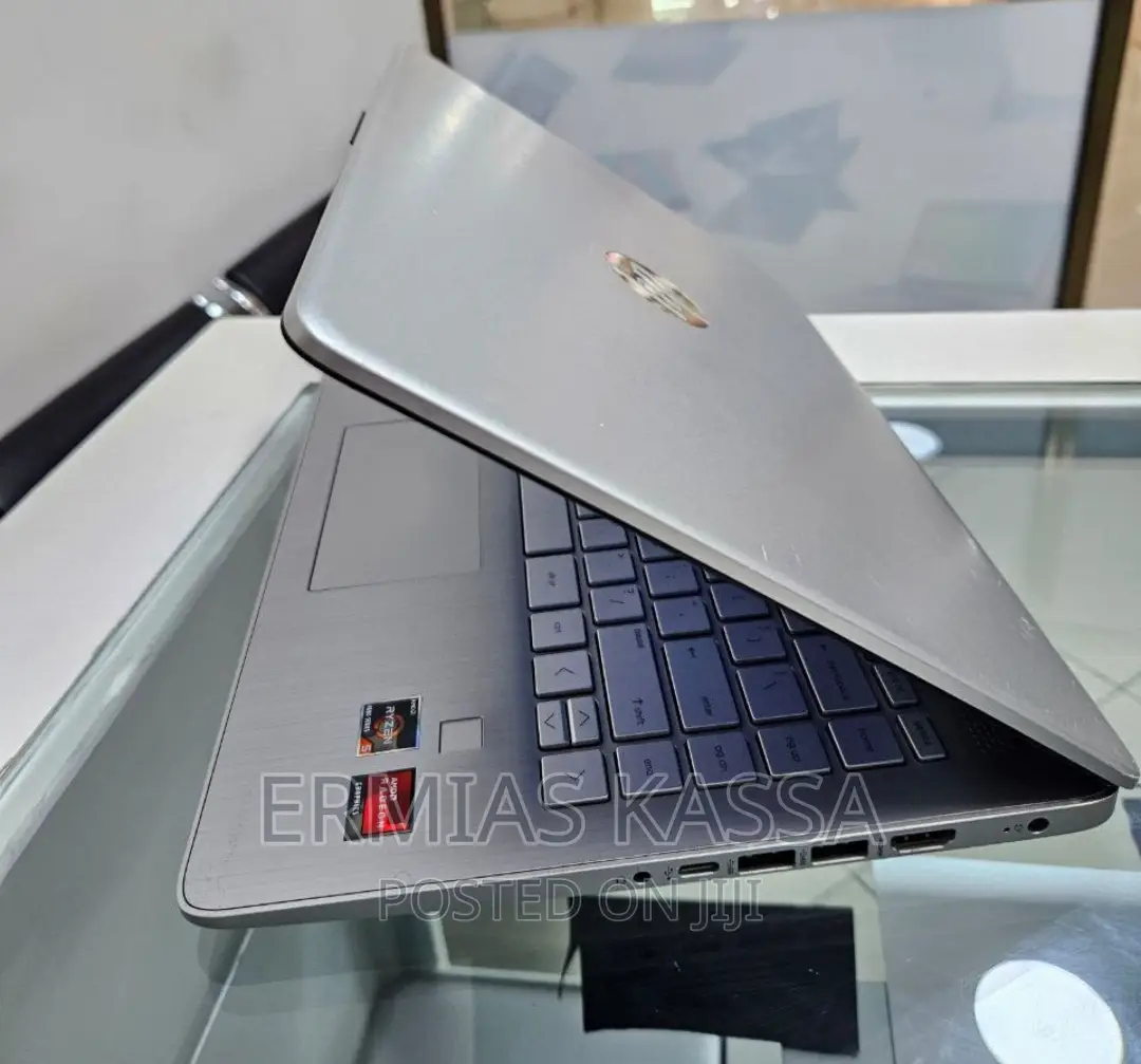 New Laptop HP Stream Notebook 8GB AMD Ryzen 5 SSD 256GB