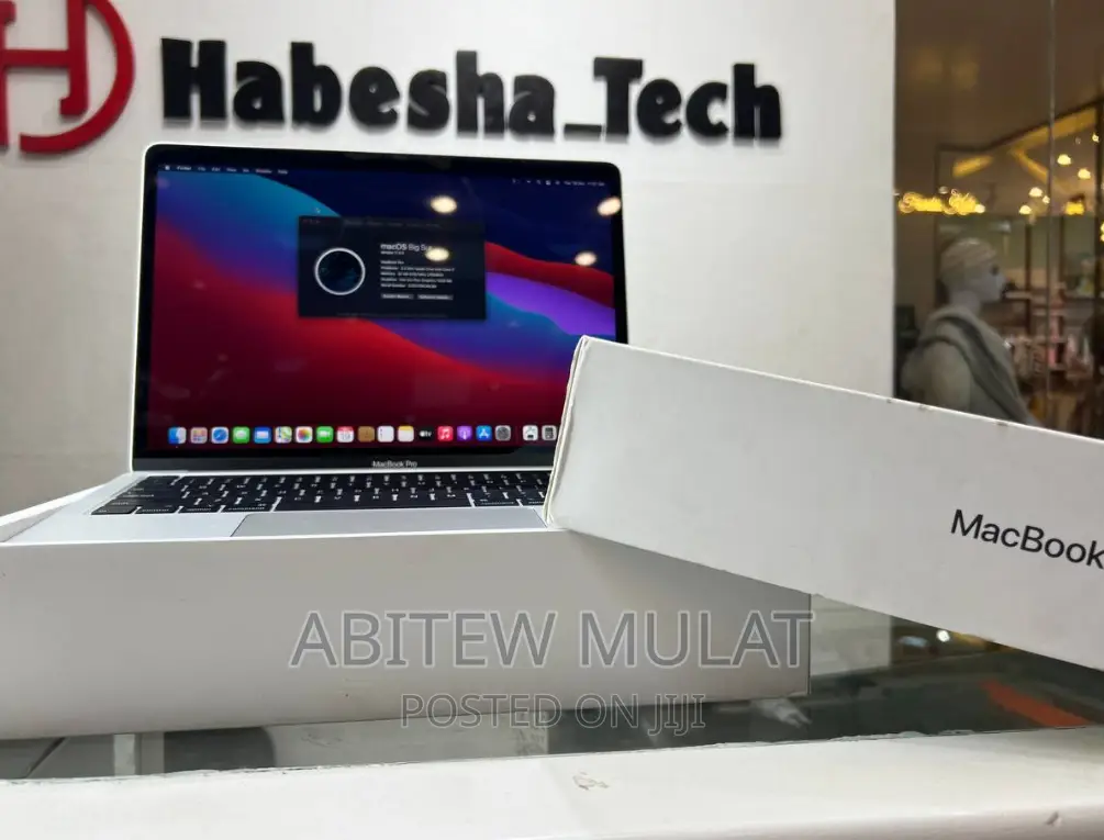 New Laptop Apple MacBook Pro 2020 32GB Intel Core I7 SSD 1T