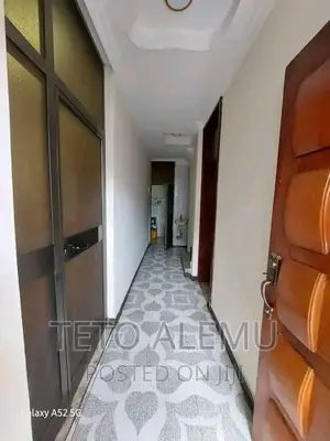 5bdrm House in የሚሸጥ ቤት ጉርድ ሾላ, Bole for sale