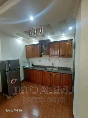 5bdrm House in የሚሸጥ ቤት ጉርድ ሾላ, Bole for sale