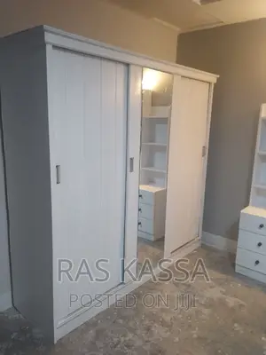 2 ሜትር ተንሸራታች ቁም ሳጥን