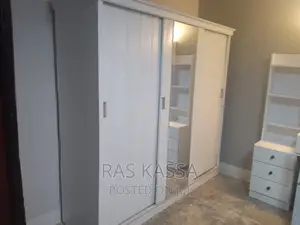 2 ሜትር ተንሸራታች ቁም ሳጥን