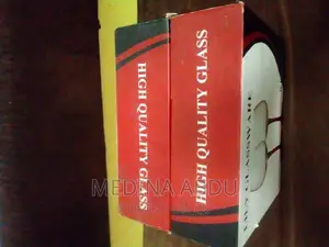 A Luxury Lily Wine Glass