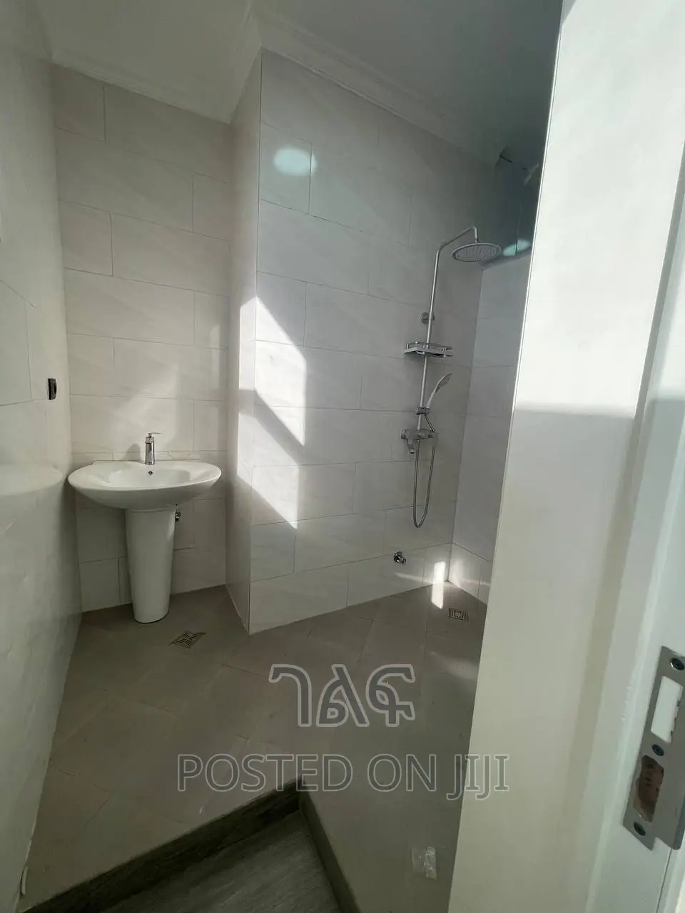 3bdrm Apartment in 🏬 Luxury Apartment, Bole for sale