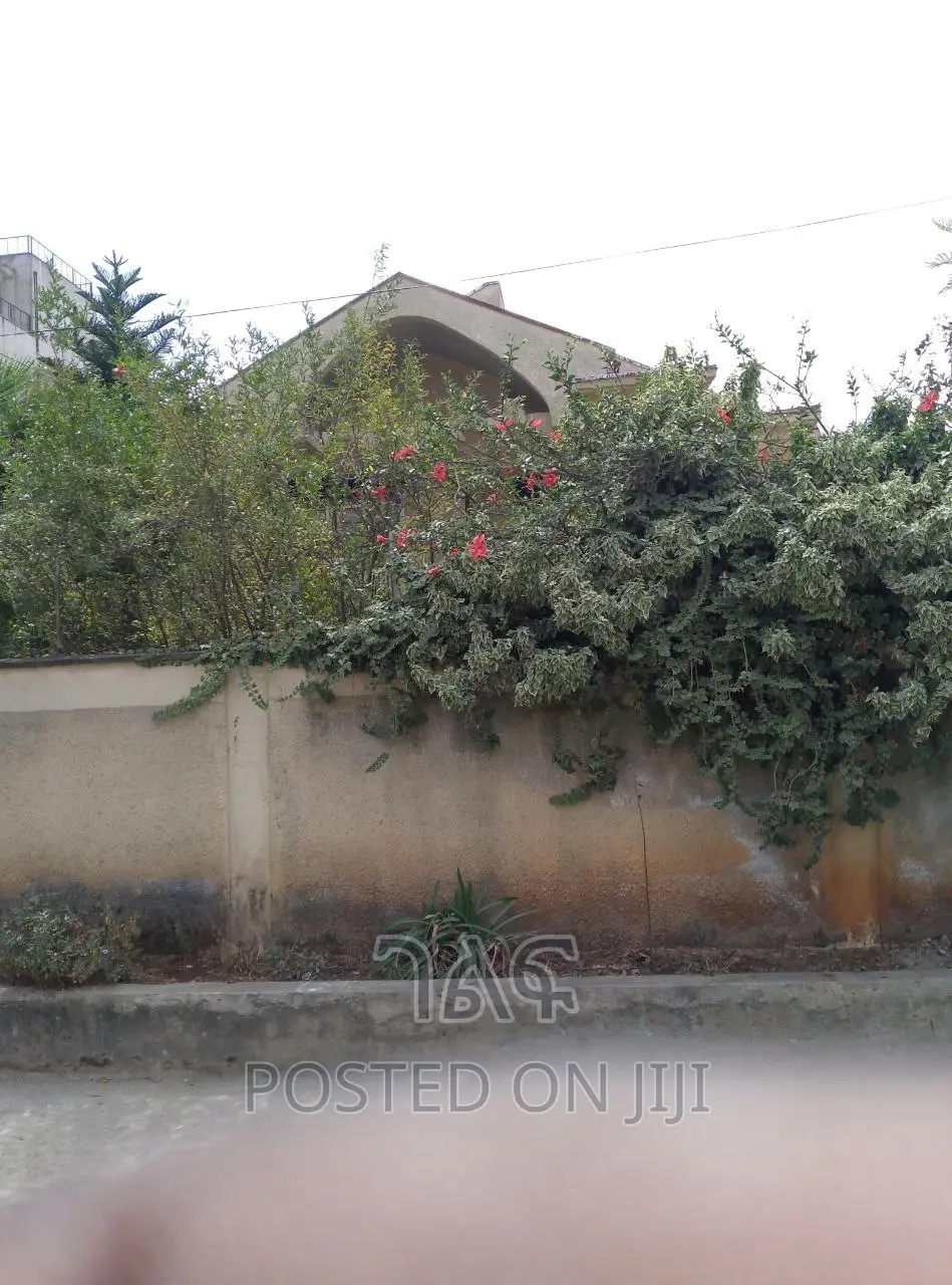 5bdrm House in አስቸኳይ ሽያጭ አያት ዞን, Bole for sale