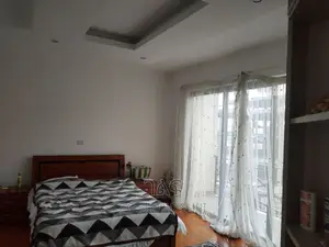 5bdrm House in አስቸኳይ ሽያጭ አያት ዞን, Bole for sale