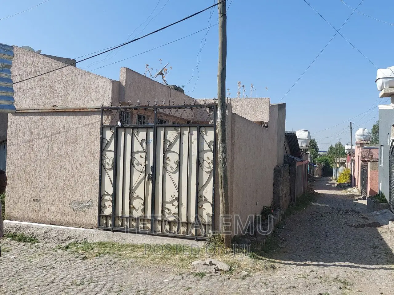 2bdrm Villa in ቱሉ ዲምቱ አለም ባንክ, Akaky Kaliti for sale