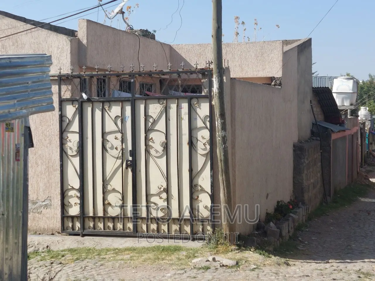 2bdrm Villa in ቱሉ ዲምቱ አለም ባንክ, Akaky Kaliti for sale