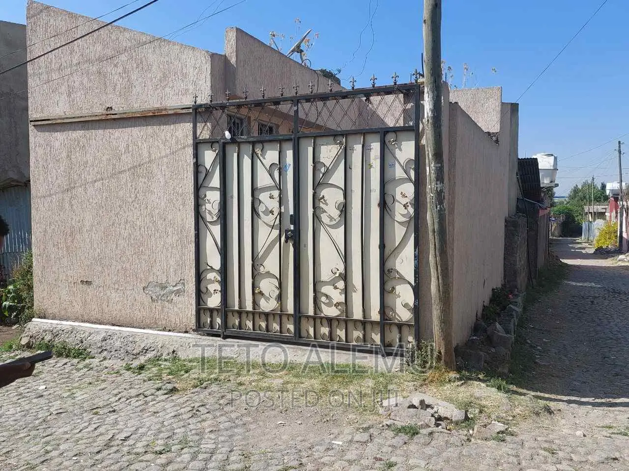 2bdrm Villa in ቱሉ ዲምቱ አለም ባንክ, Akaky Kaliti for sale