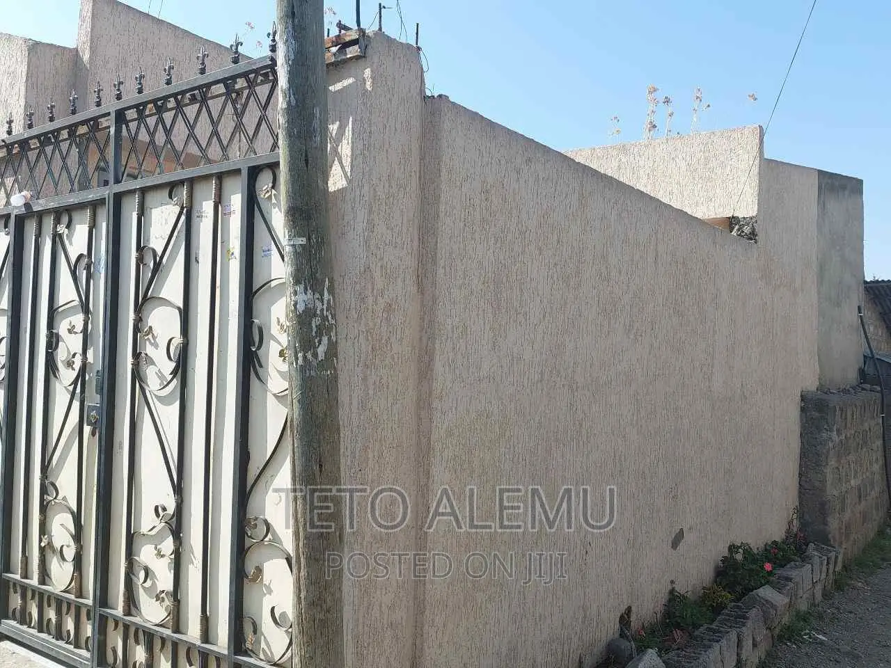 2bdrm Villa in ቱሉ ዲምቱ አለም ባንክ, Akaky Kaliti for sale