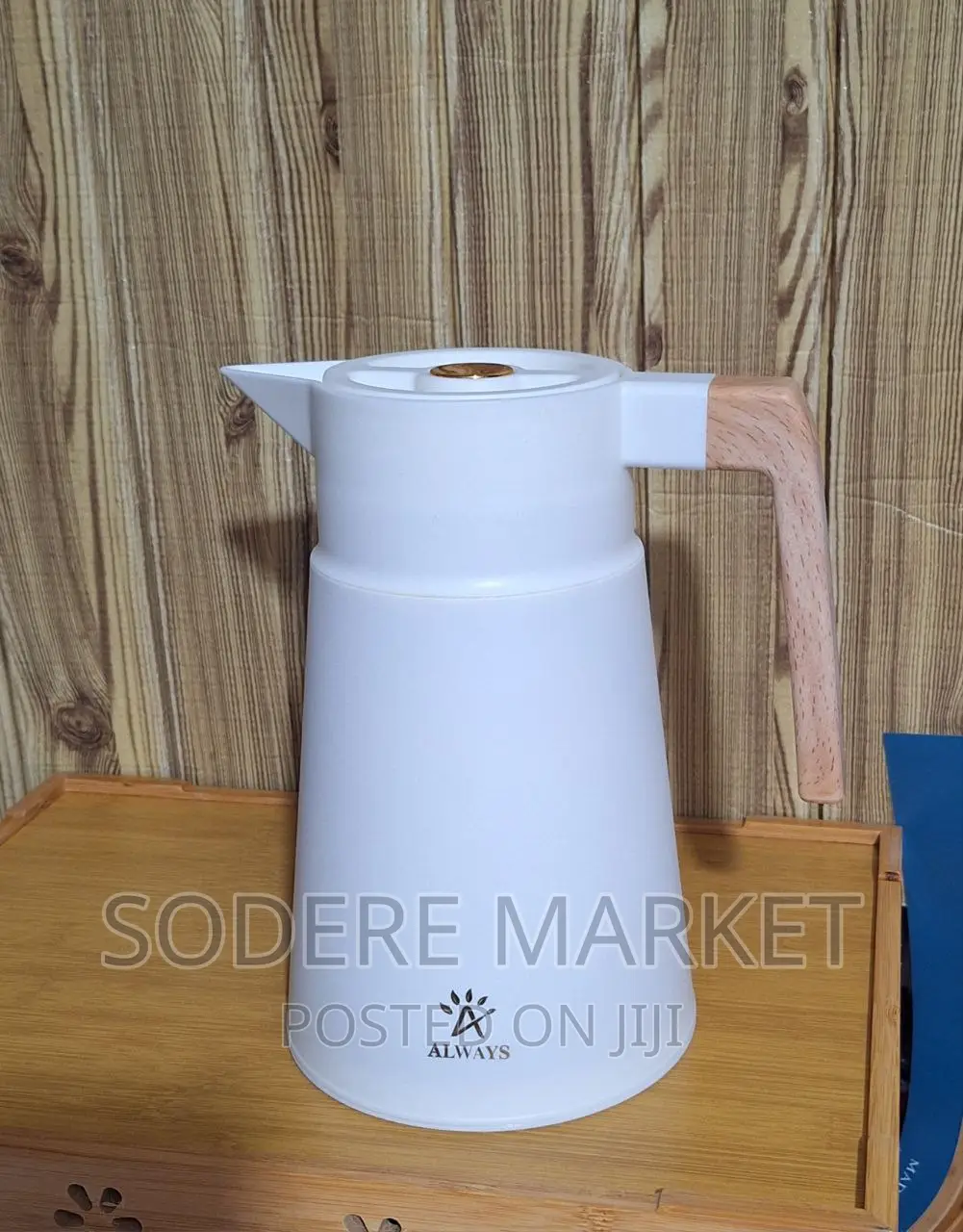 Always Vacuum Flask 24 Hours' Warm-Keeping Performance.