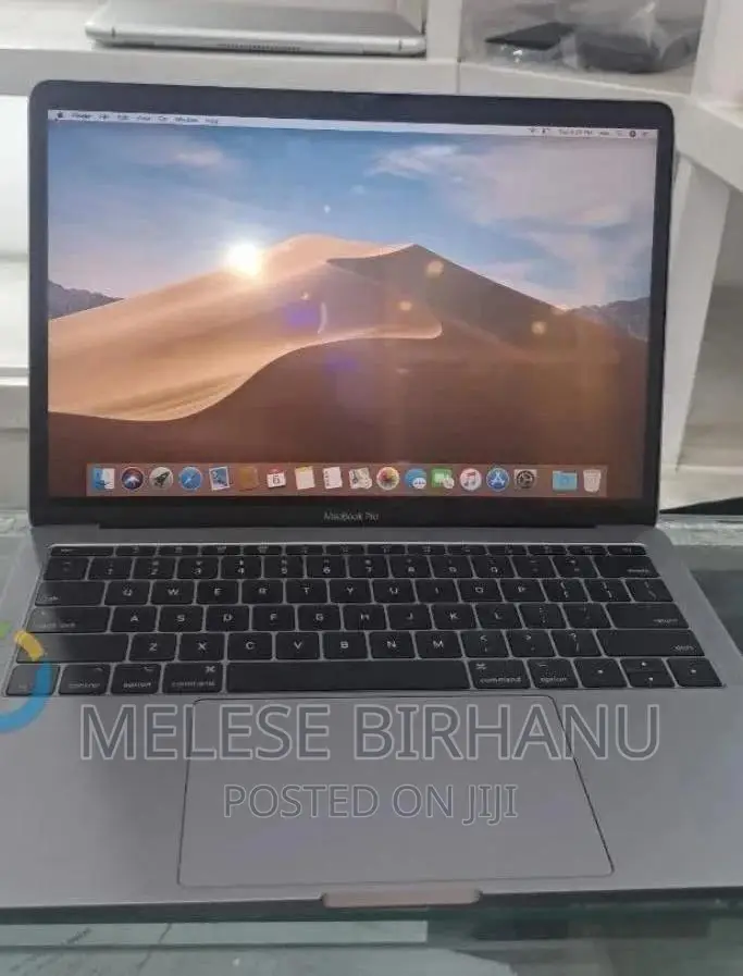 New Laptop Apple MacBook Pro 2017 8GB Intel Core i5 SSD 256GB