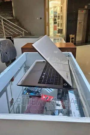 Laptop Toshiba Satellite C55 4GB AMD A8 HDD 500GB