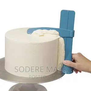 Height Adjustable Cake Scrapper
