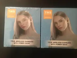 Photo - TWS True Wireless Earbuds With Powerbank