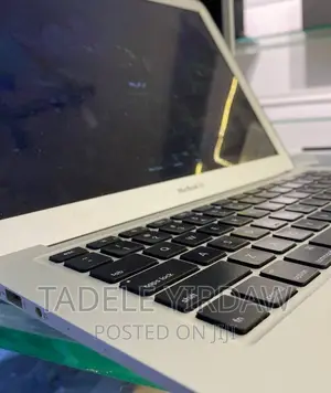 New Laptop Apple MacBook Air 2015 8GB Intel Core I7 SSD 256GB