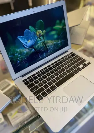 New Laptop Apple MacBook Air 2015 8GB Intel Core I7 SSD 256GB