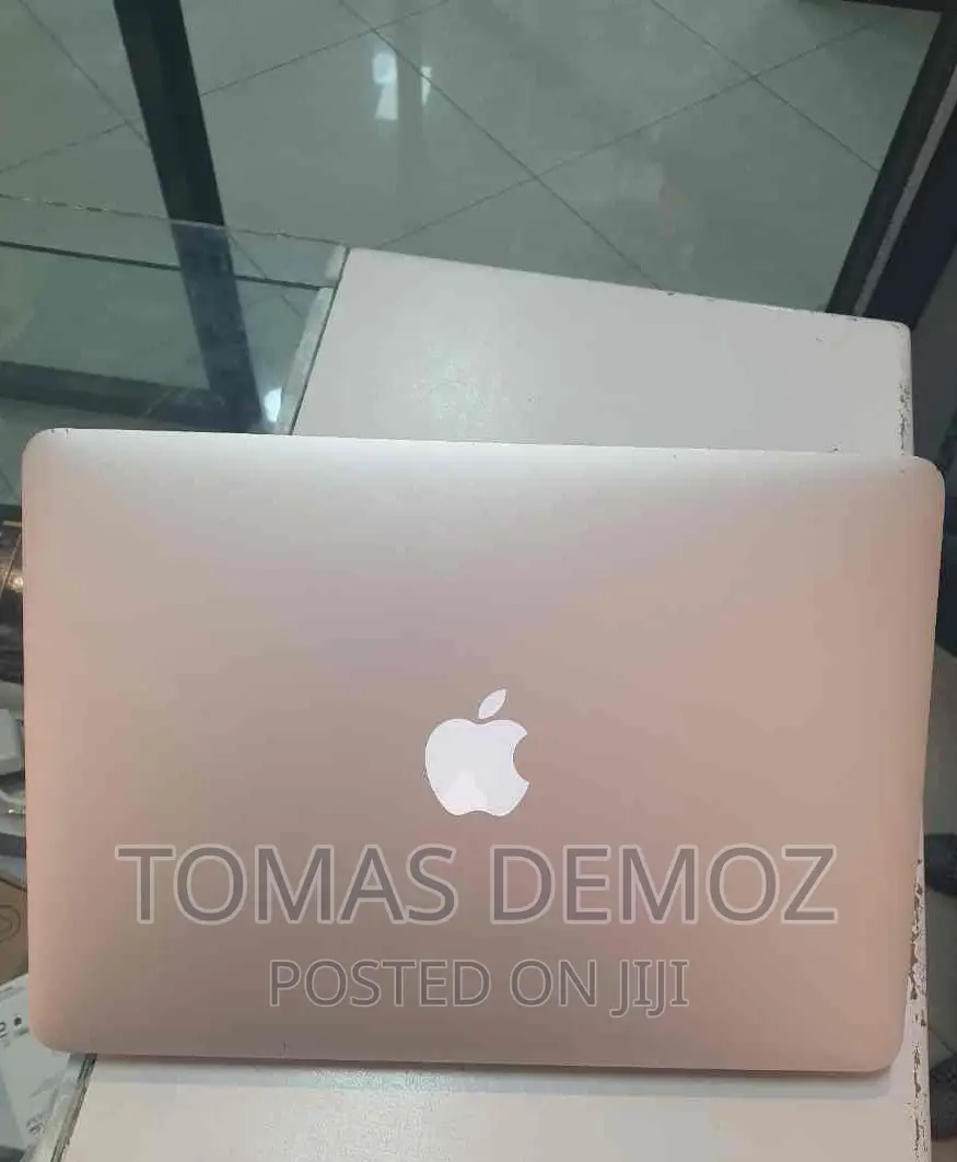 New Laptop Apple MacBook Air 2017 8GB Intel Core I7 SSD 256GB