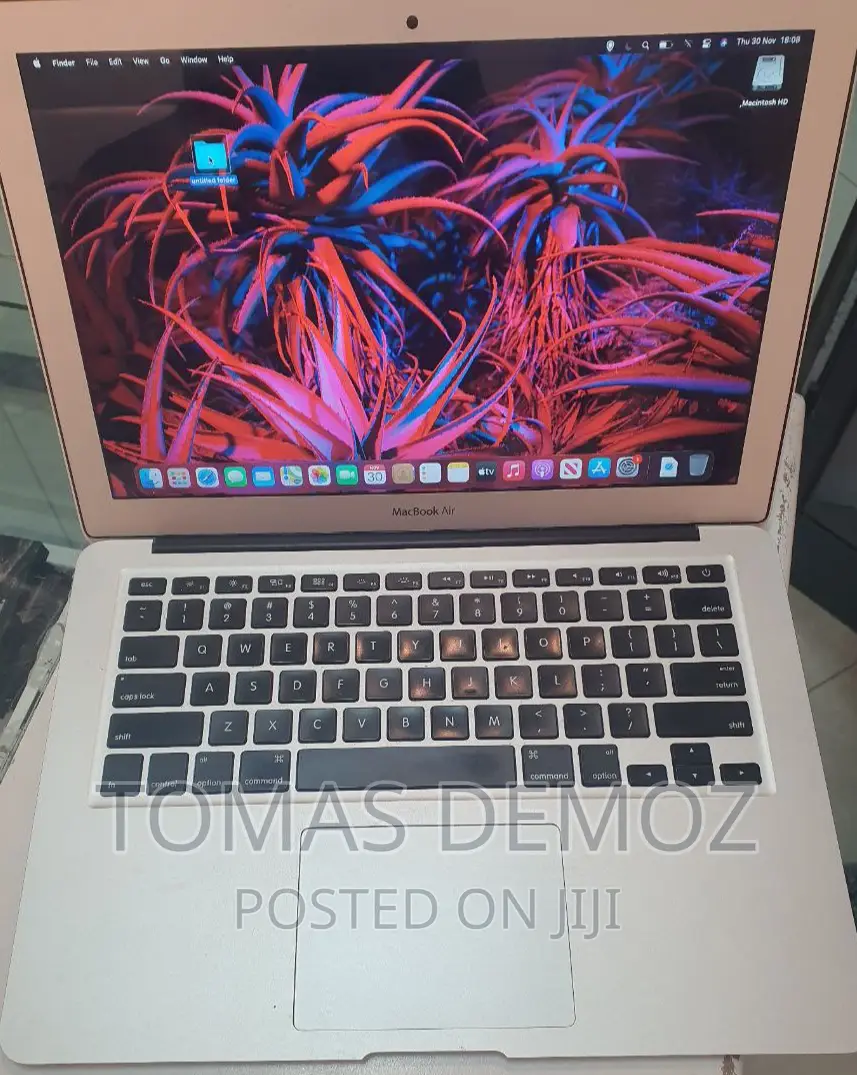New Laptop Apple MacBook Air 2017 8GB Intel Core I7 SSD 256GB
