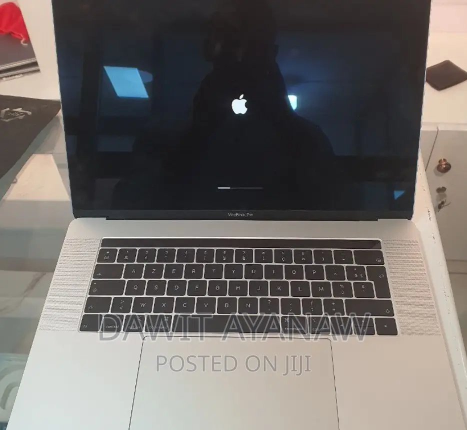 New Laptop Apple MacBook Pro 2019 16GB Intel Core I7 SSD 1T