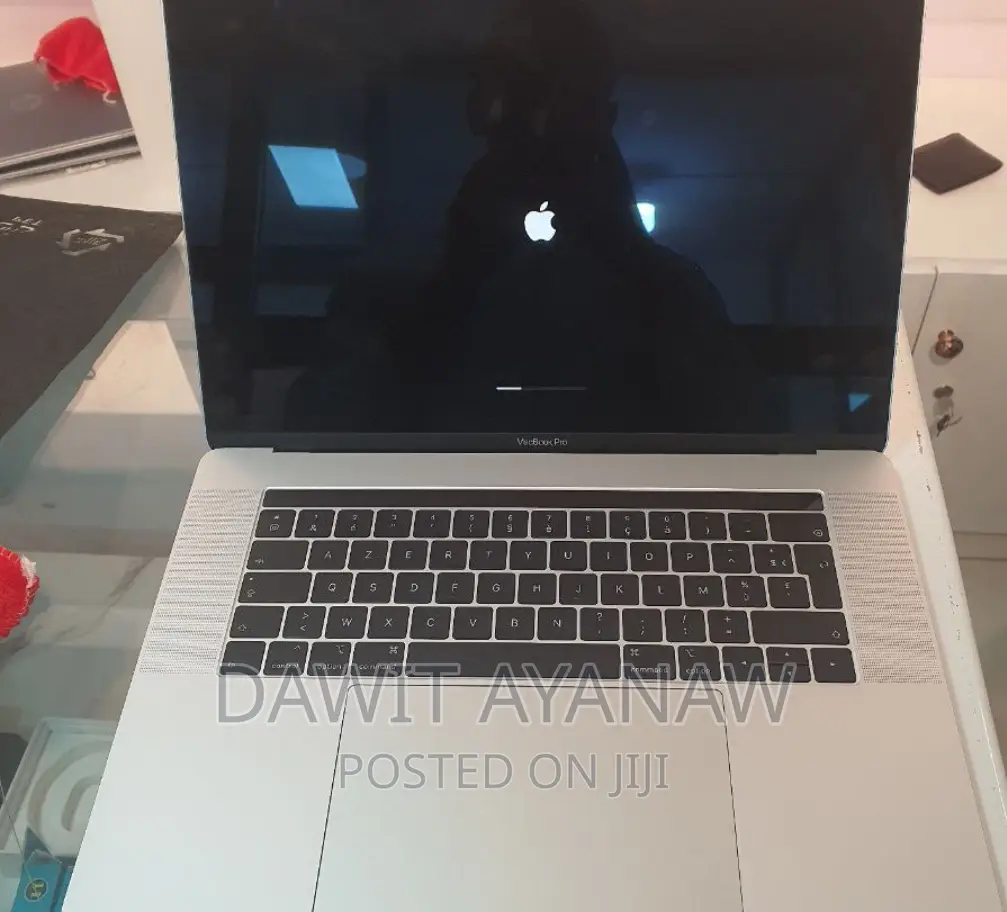 New Laptop Apple MacBook Pro 2019 16GB Intel Core I7 SSD 1T