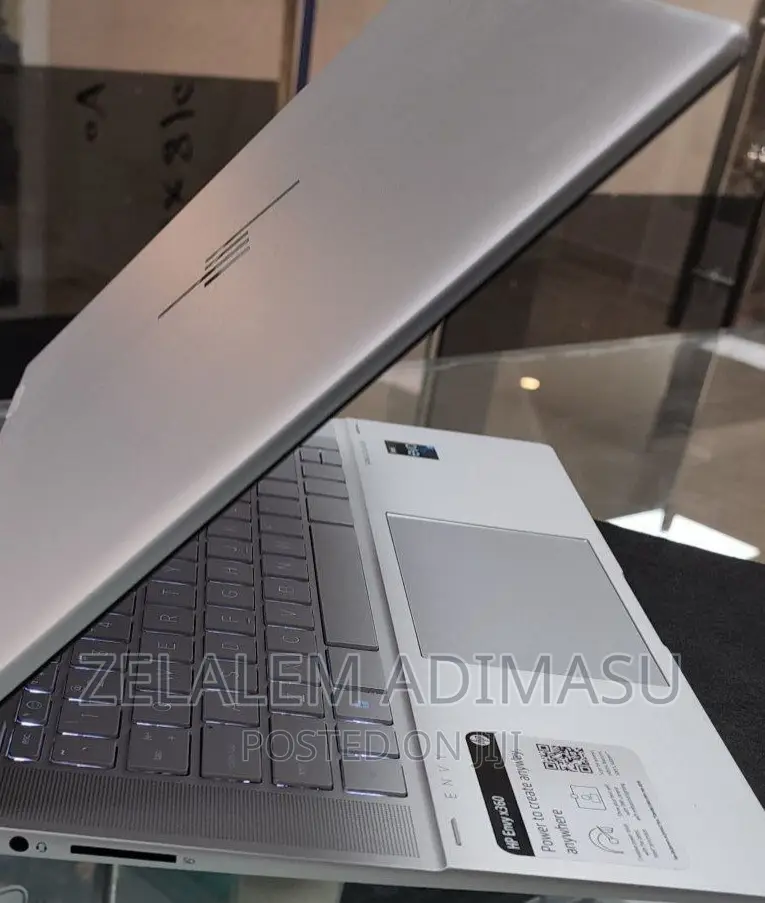 New Laptop HP Envy X360 16GB Intel Core I5 SSD 512GB