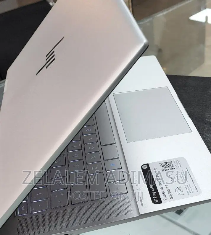 New Laptop HP Envy X360 16GB Intel Core I5 SSD 512GB