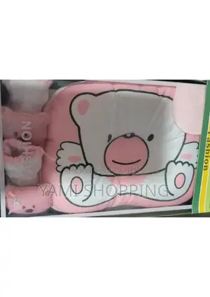 Photo - 3 in 1 
የአራስ ትራስ
 ካልሲ
 ጓንት