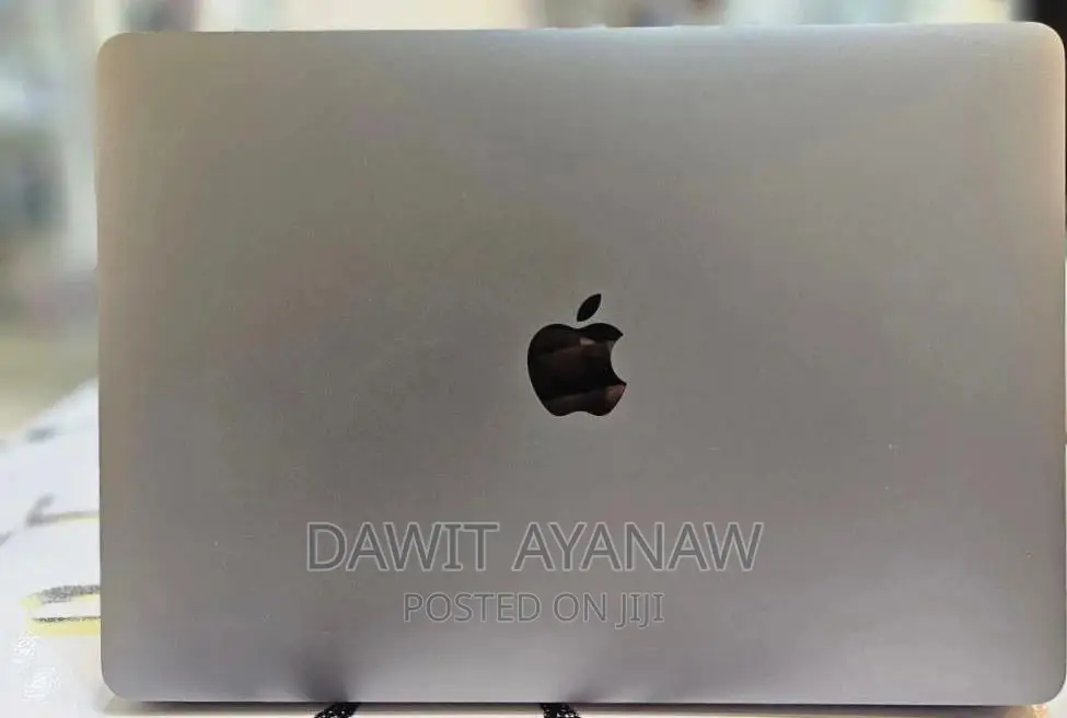 New Laptop Apple MacBook Pro 2017 16GB Intel Core i7 SSD 256GB