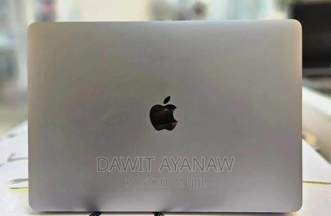 New Laptop Apple MacBook Pro 2017 16GB Intel Core i7 SSD 256GB