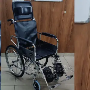 Toilet Wheelchair:Patient Can Move Wheelchair by Themselve