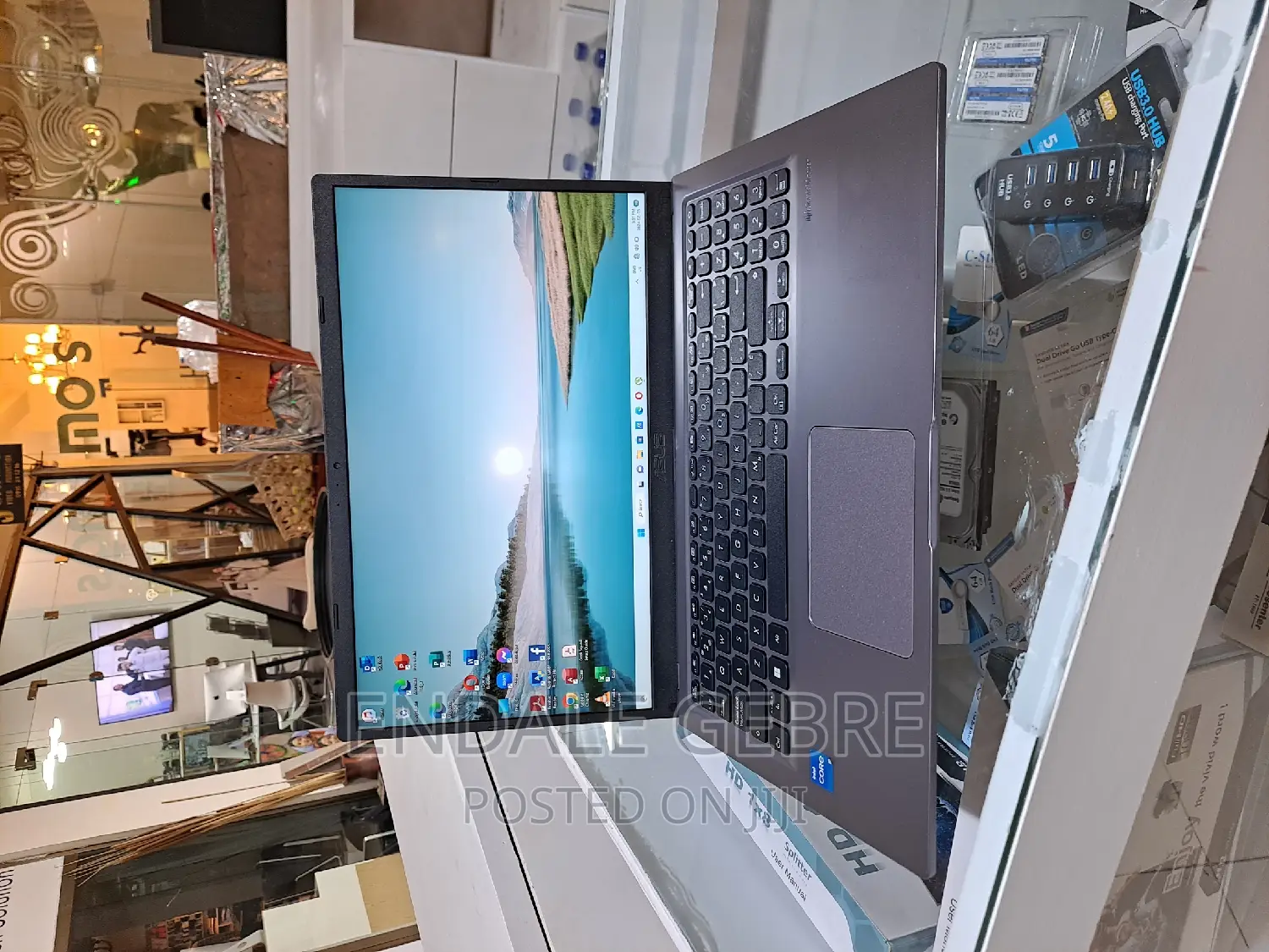 New Laptop Asus VivoBook 15 X505BA 8GB Intel Core I5 SSD 512GB