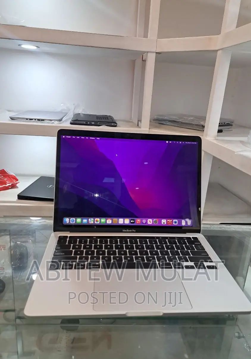 New Laptop Apple MacBook Pro 2020 16GB Intel Core I7 SSD 1T