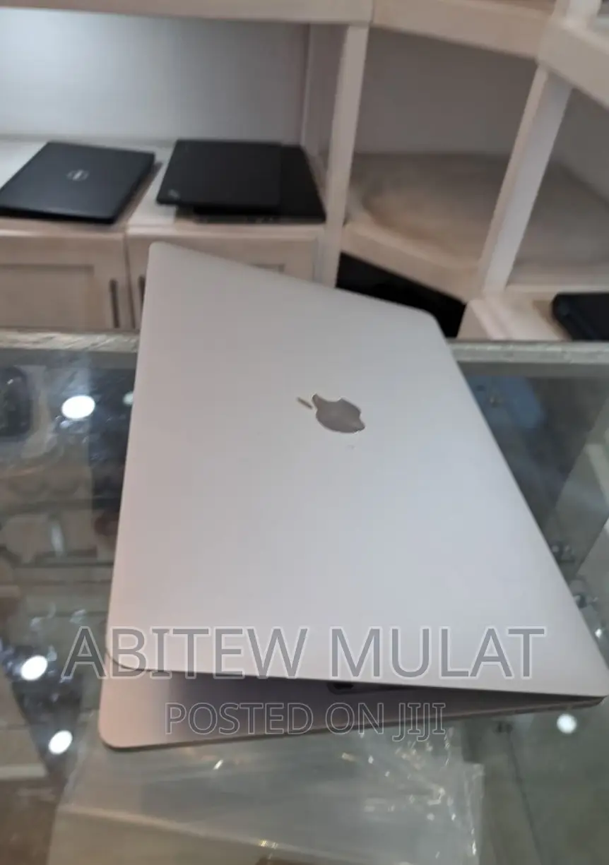 New Laptop Apple MacBook Pro 2020 16GB Intel Core I7 SSD 1T