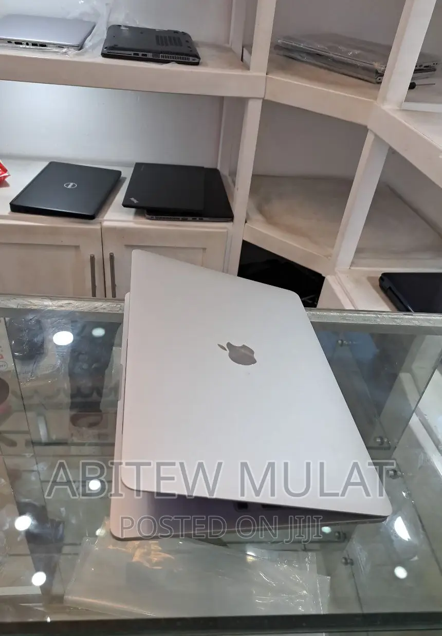 New Laptop Apple MacBook Pro 2020 16GB Intel Core I7 SSD 1T