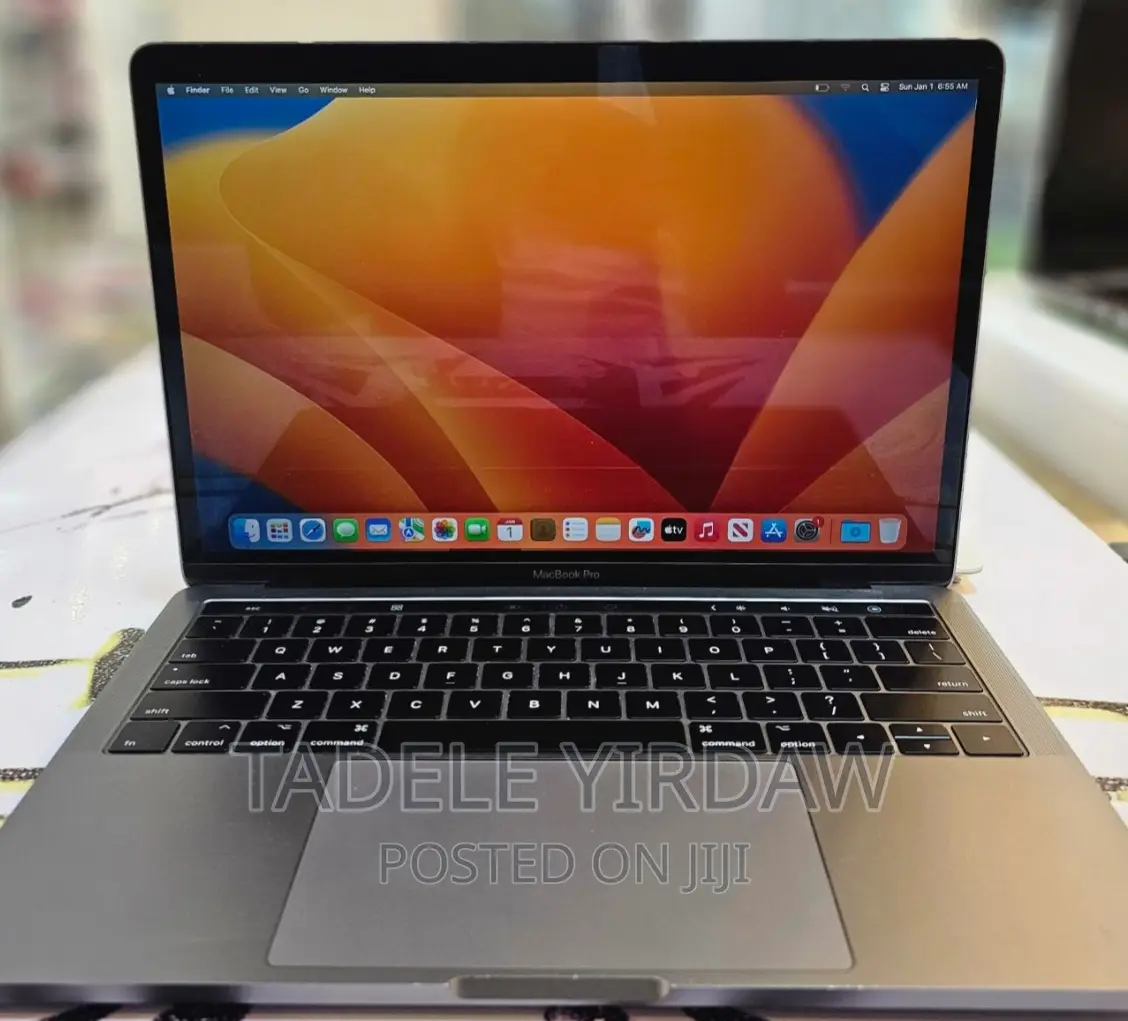 New Laptop Apple MacBook Pro 2017 16GB Intel Core I7 SSD 256GB