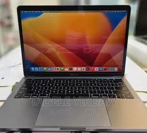 Photo - New Laptop Apple MacBook Pro 2017 16GB Intel Core I7 SSD 256GB