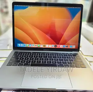 New Laptop Apple MacBook Pro 2017 16GB Intel Core I7 SSD 256GB