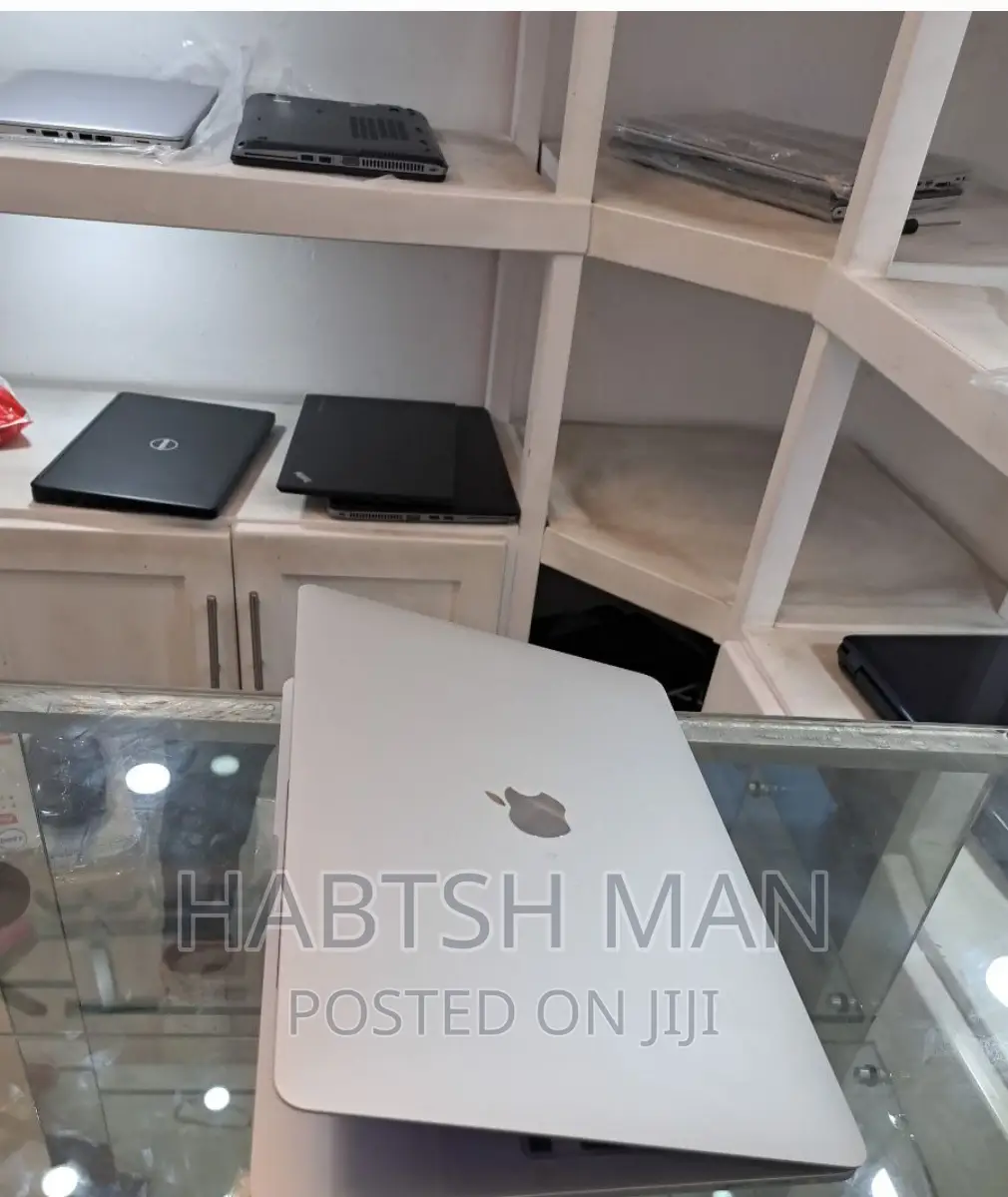 New Laptop Apple MacBook 2020 16GB Intel Core I5 SSD 1T