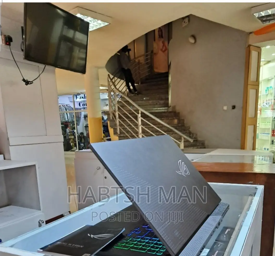 New Laptop Asus ROG Strix G15 16GB AMD Ryzen 7 SSD 512GB