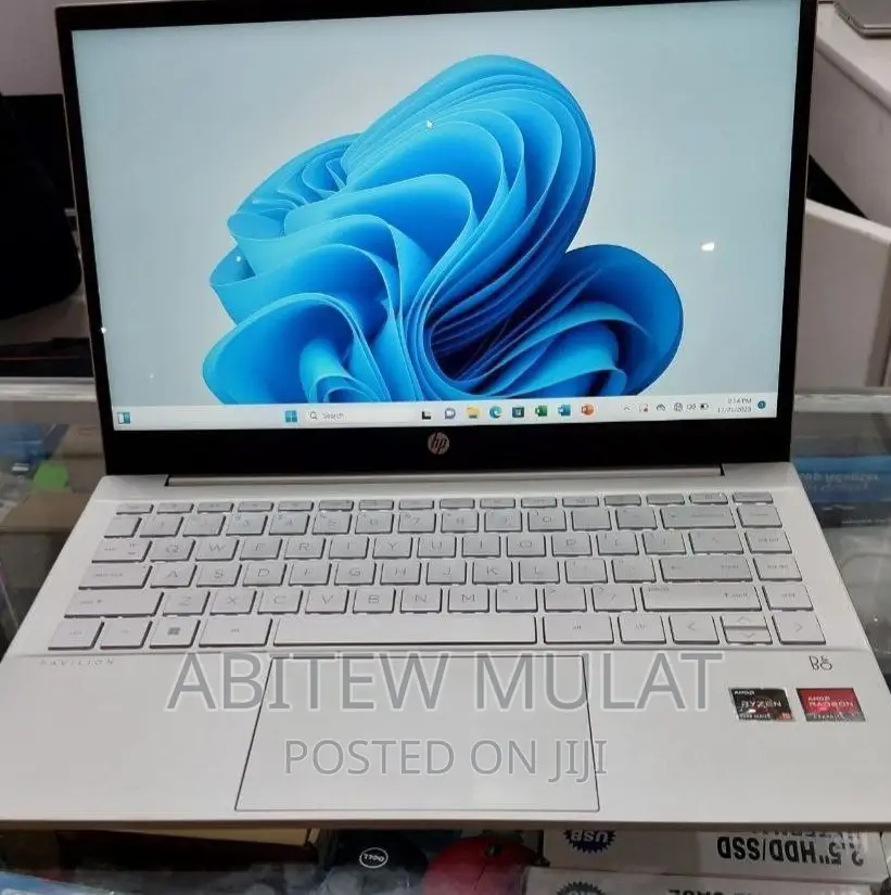 New Laptop HP Pavilion 14 8GB AMD Ryzen 5 SSD 512GB