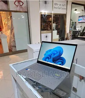 New Laptop Asus VivoBook 15 X505BA 8GB Intel Core I5 SSD 512GB