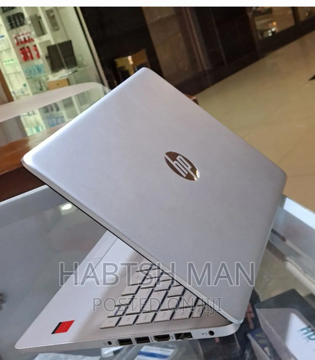 New Laptop HP Stream Notebook 8GB Intel Core I5 HDD 1T