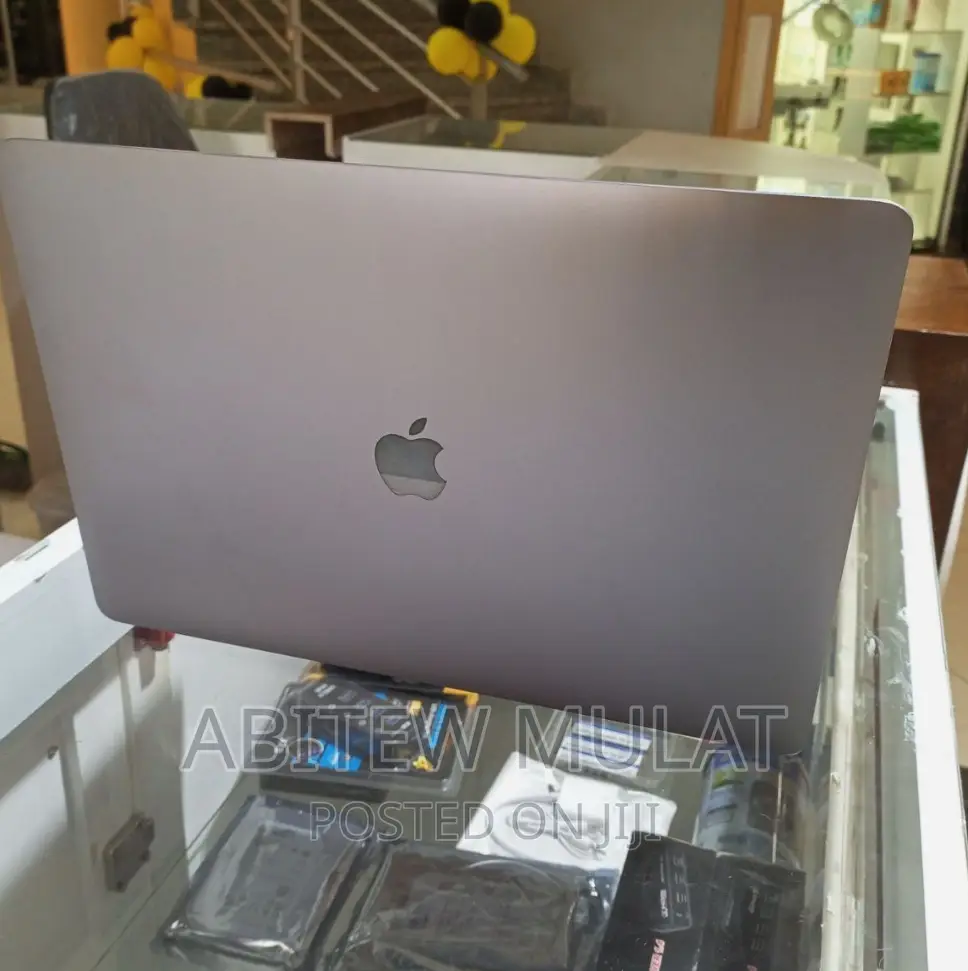 New Laptop Apple MacBook Pro 2017 16GB Intel Core I7 SSD 512GB