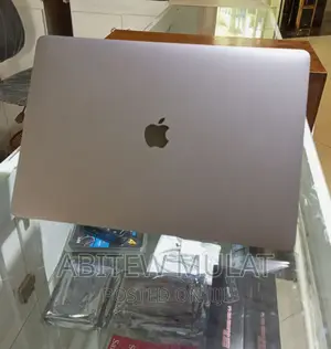 New Laptop Apple MacBook Pro 2017 16GB Intel Core I7 SSD 512GB