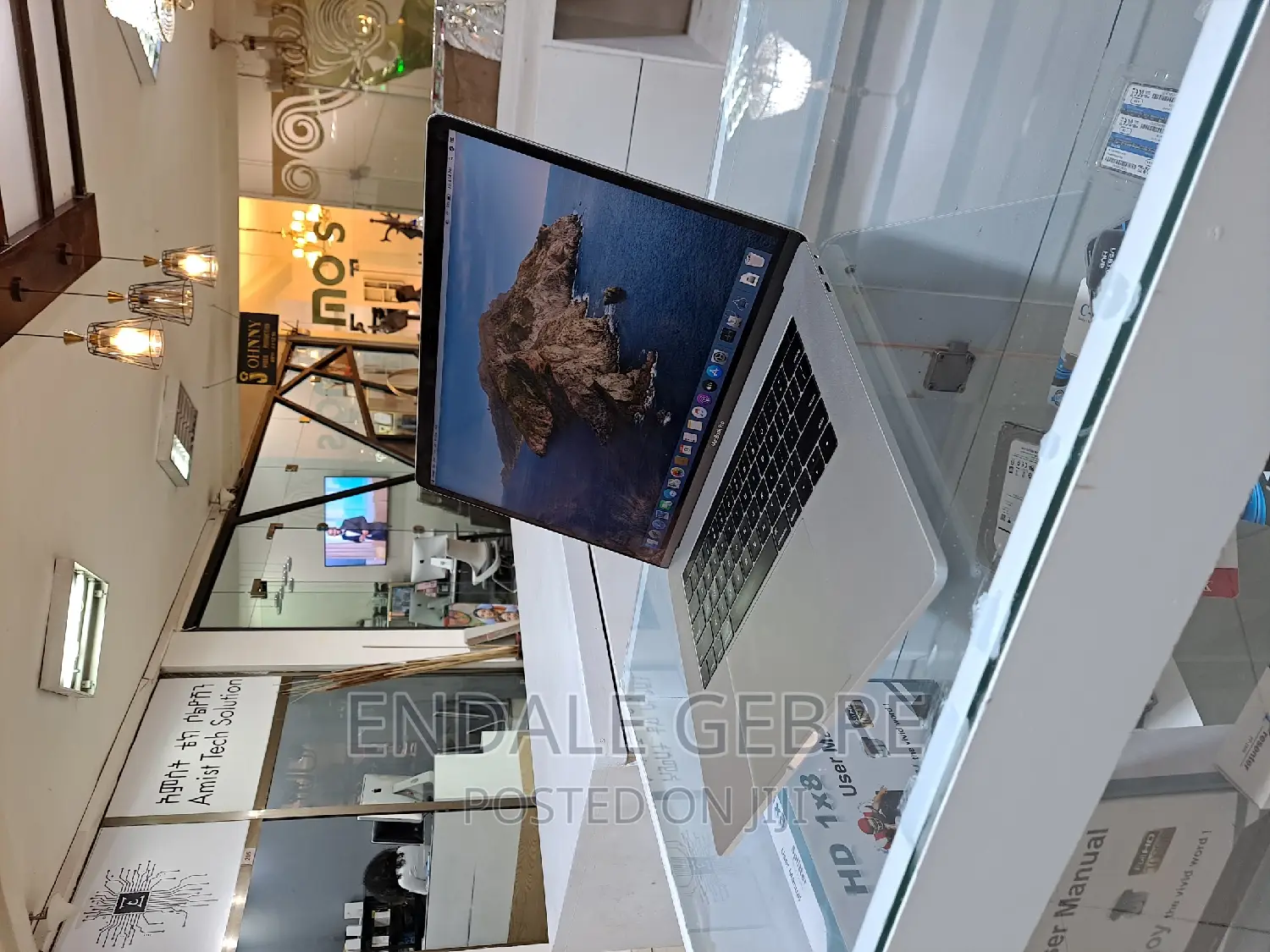 New Laptop Apple MacBook Pro 2017 16GB Intel Core I7 SSD 512GB