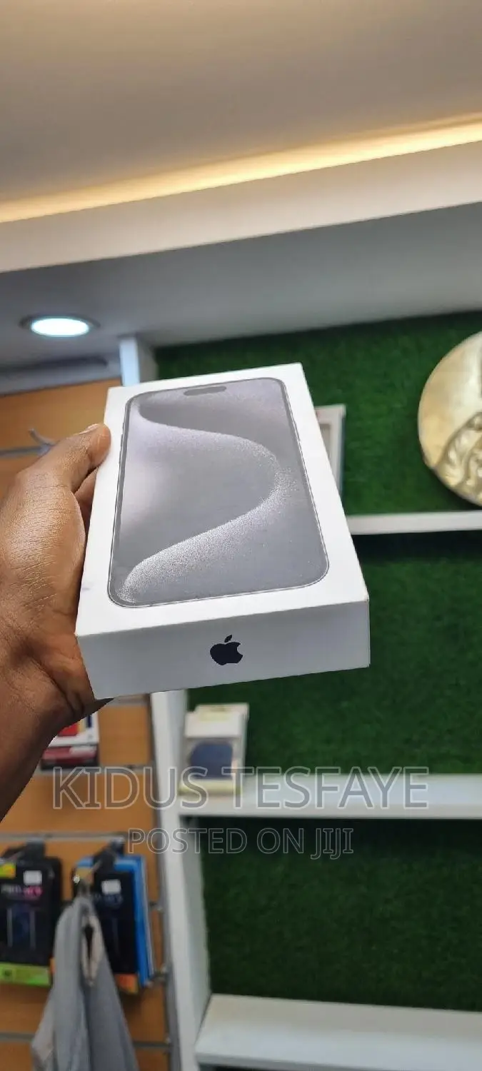 New Apple iPhone 15 Pro Max 256 GB Black