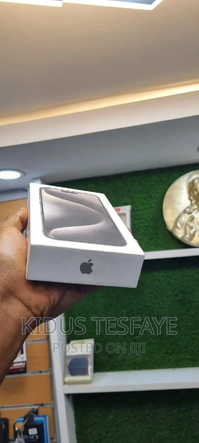 New Apple iPhone 15 Pro 256 GB